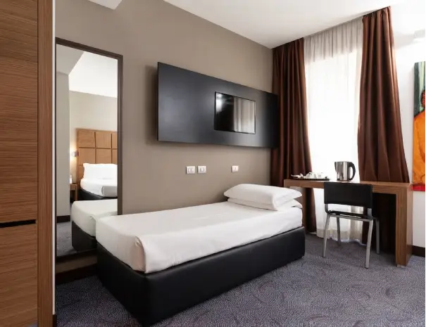 TRIPLA STANDARD ROME ART HOTEL